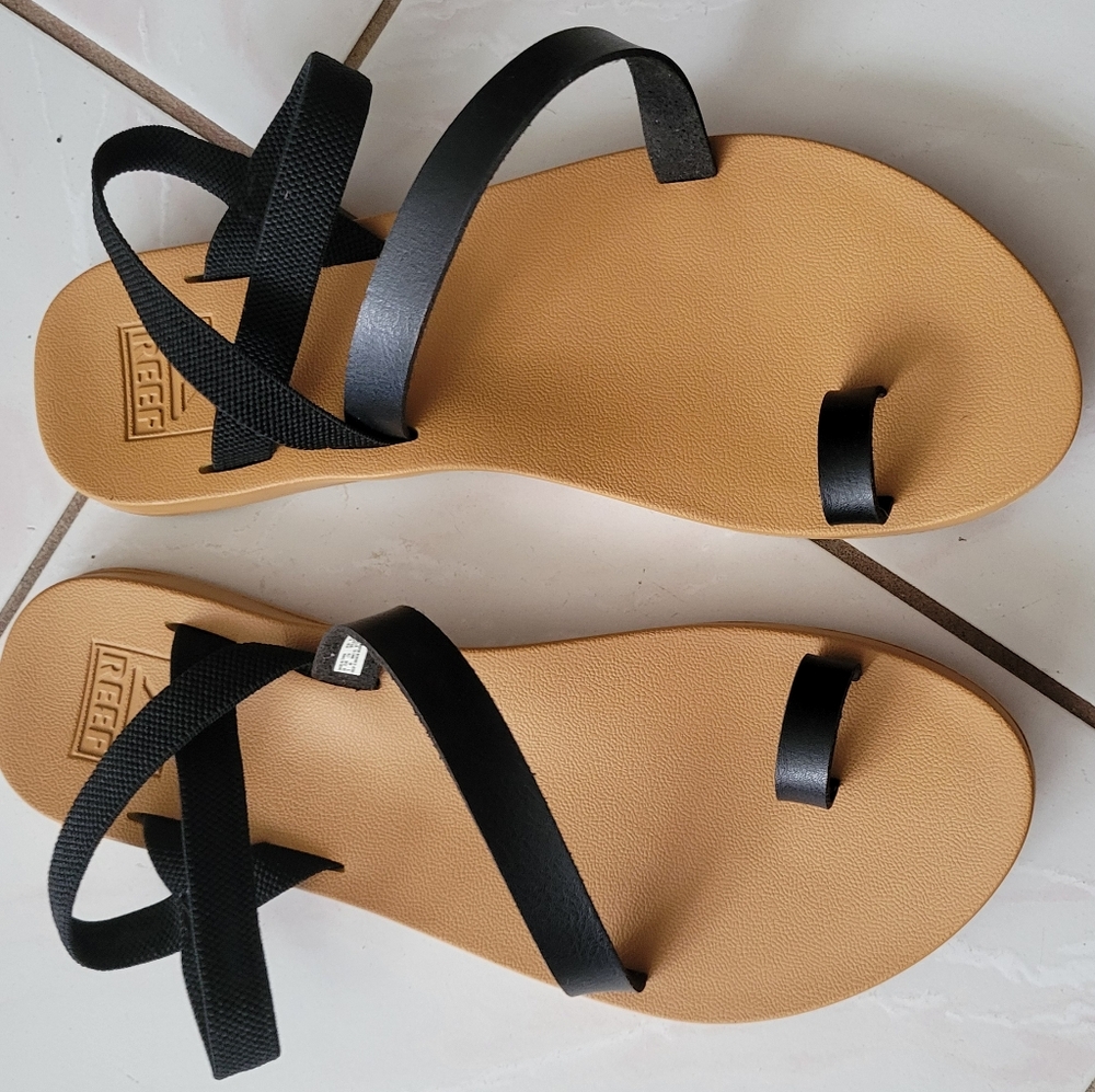 Women's Reef black sandals size 9